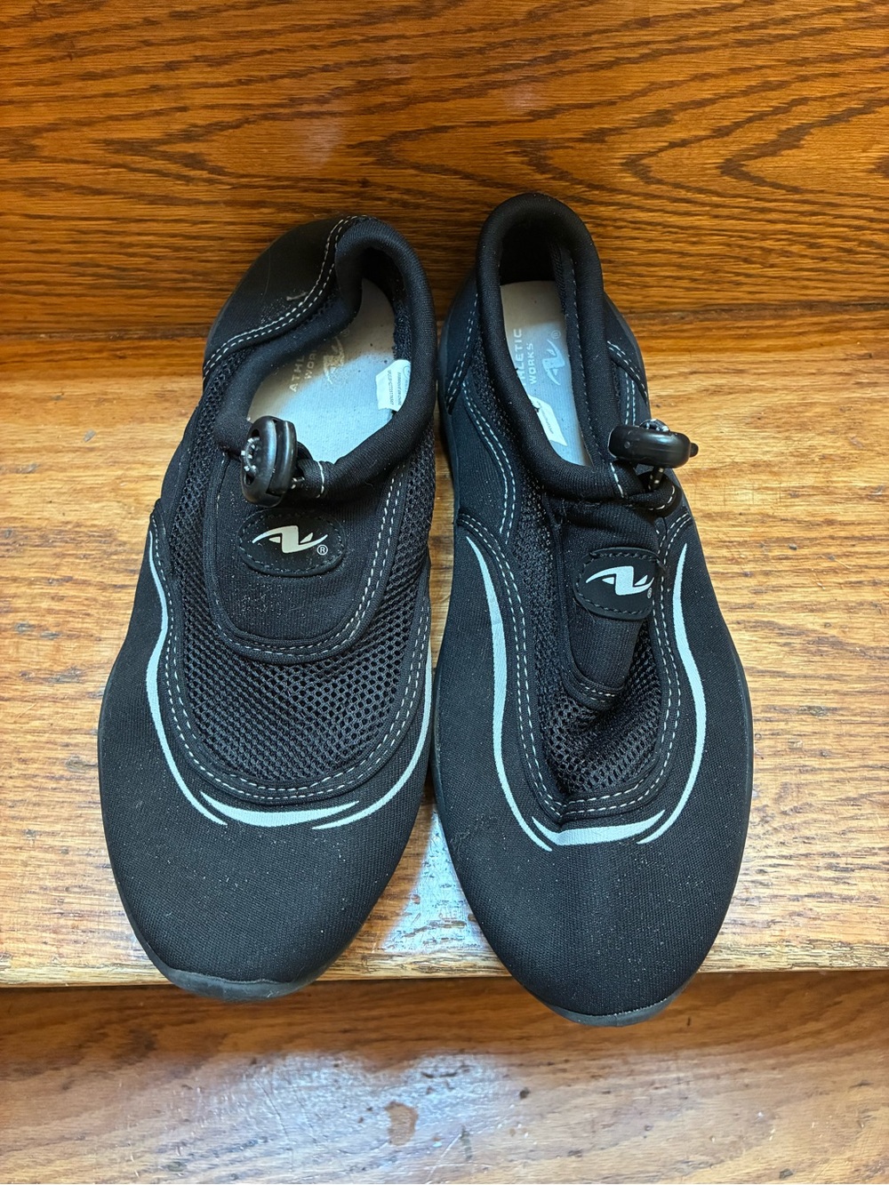 Youth Athletic Works water shoes size 4/5
